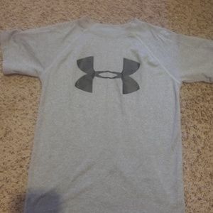Youth small under armour tshirt